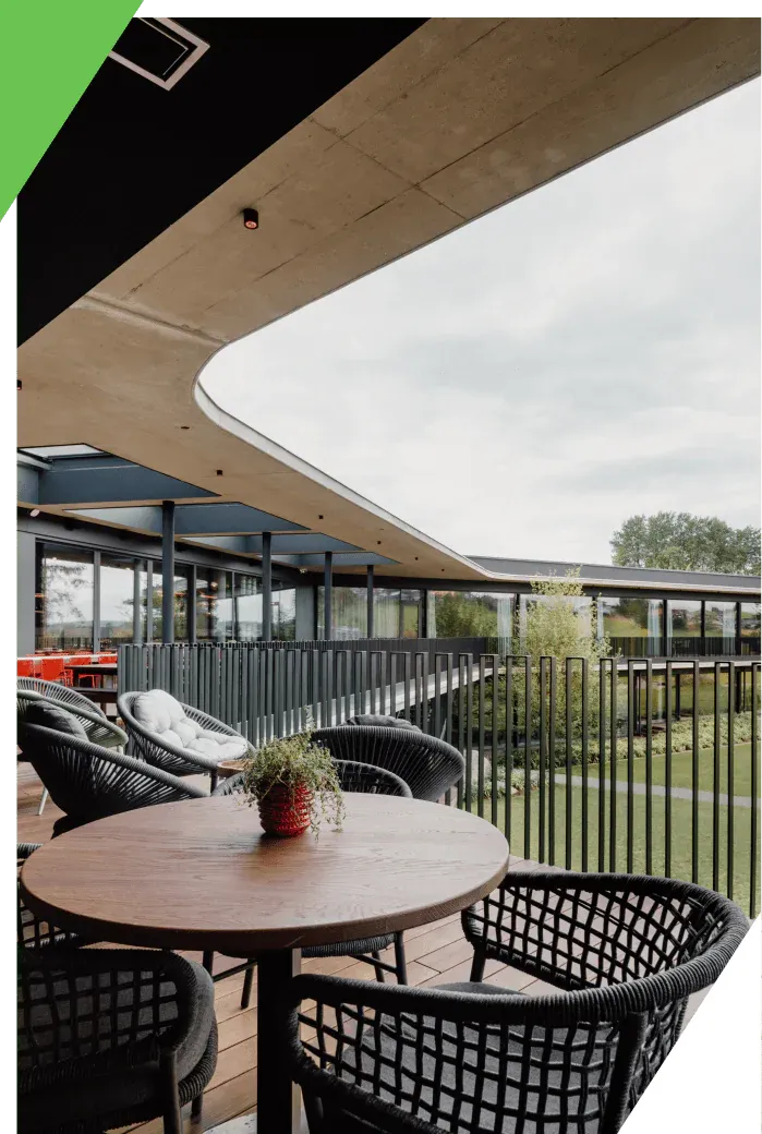 Terrasse mit Blick ins Grüne