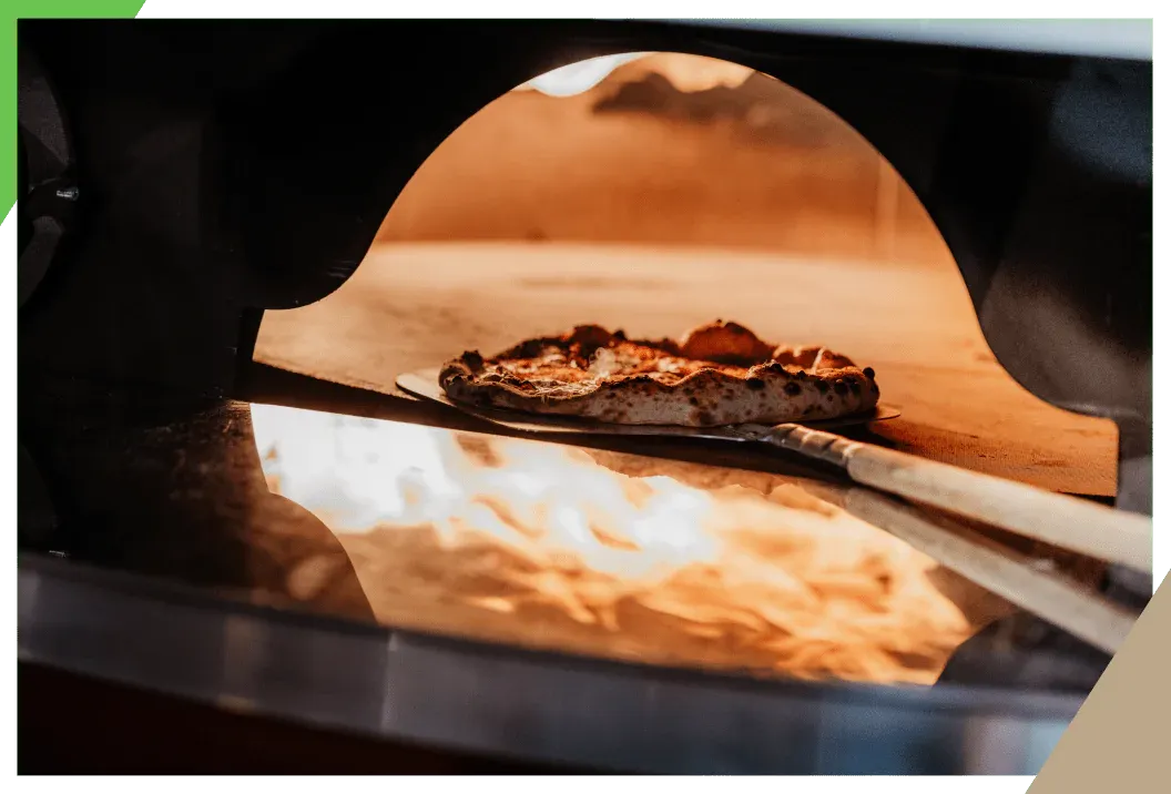 Pizza im Holzofen