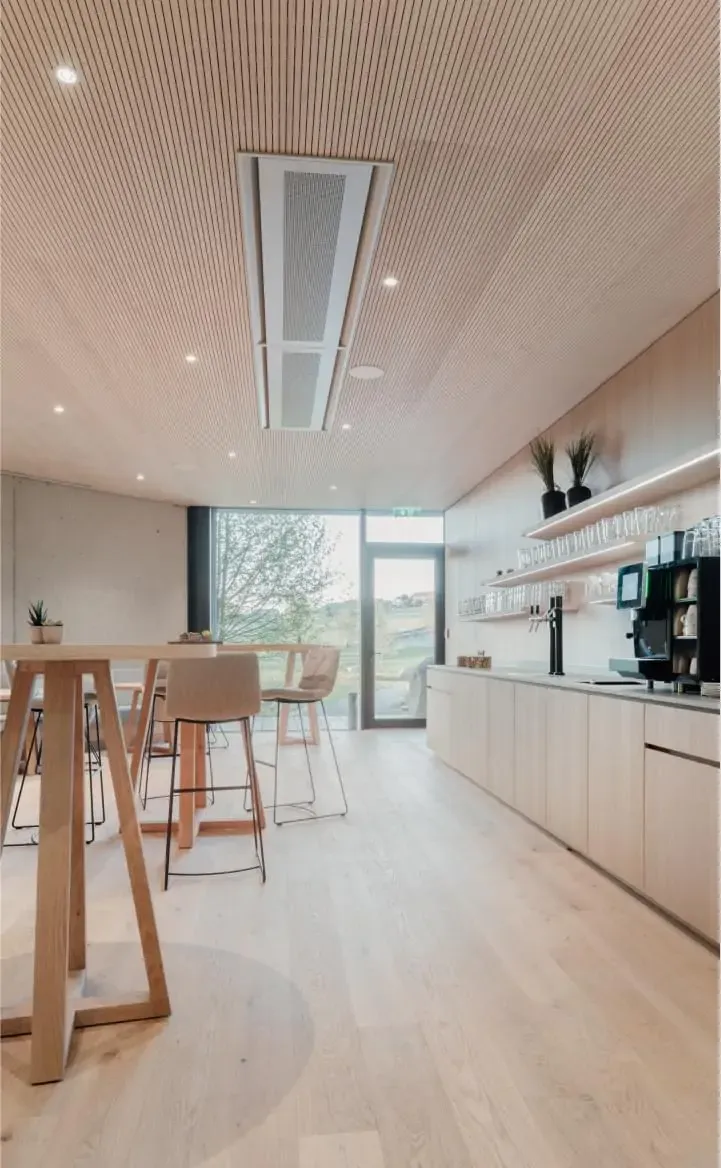 Lounge mit Blick ins Grüne